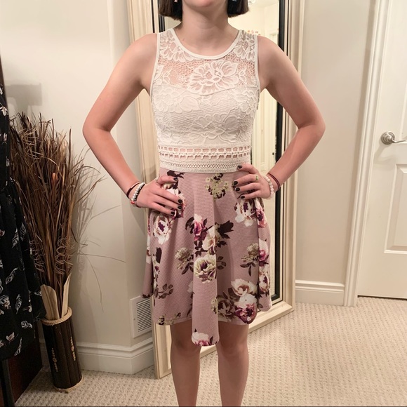 Ardene Women’s Lace and Floral Sleeveless Dress 🌸Size XS - Picture 4 of 17